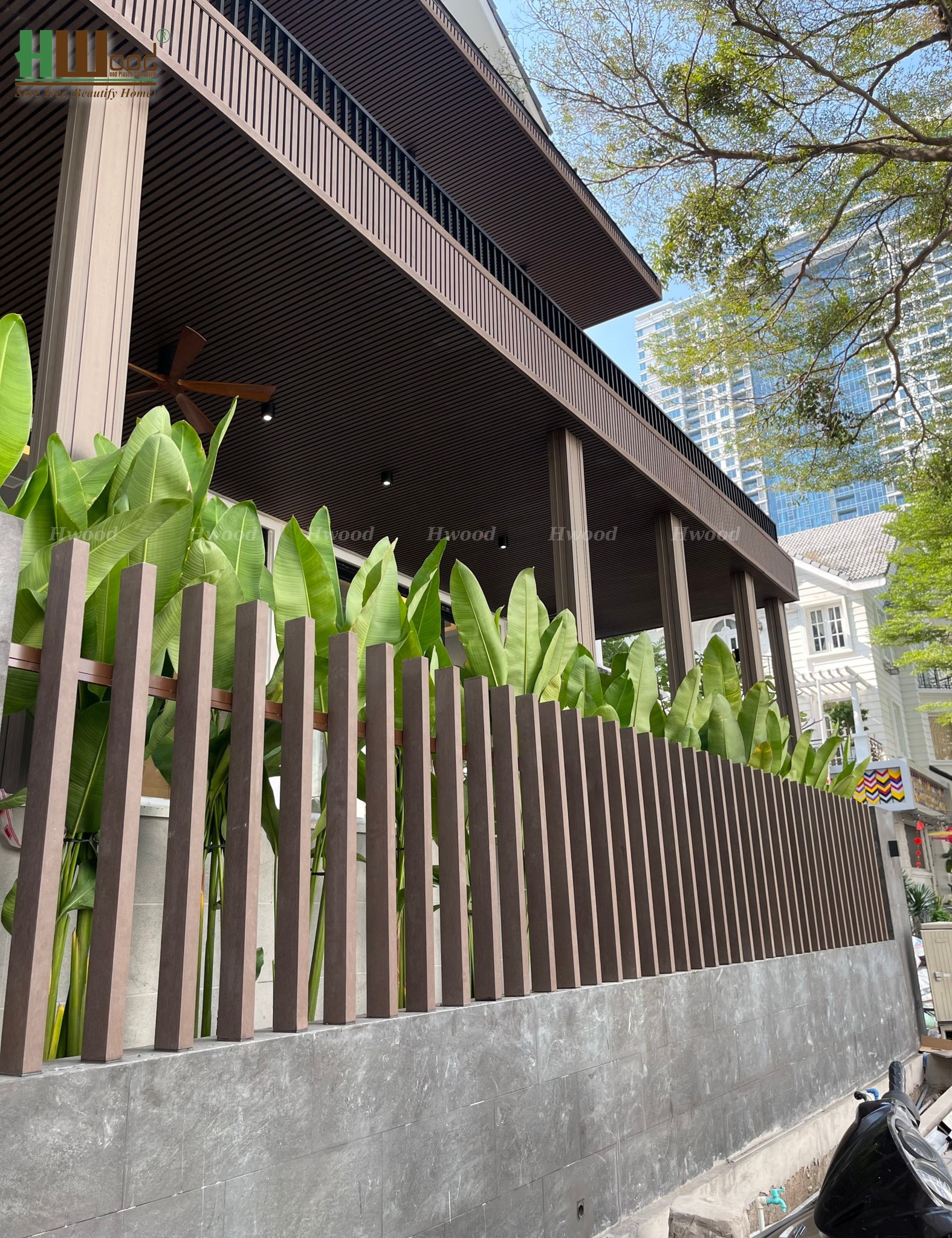 cac-mau-hang-rao-go-nhua-ngoai-troi-dep--giai-phap-sang-trong-cho-khong-gian-song-211.html