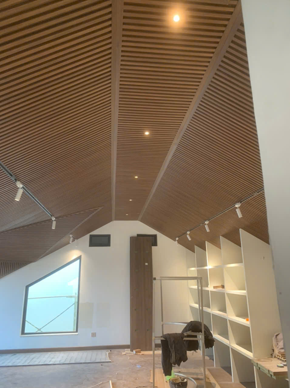 cong-trinh-tai-sinh-gac-mai-nha-pho-voi-lam-song-asa-hwood-248.html