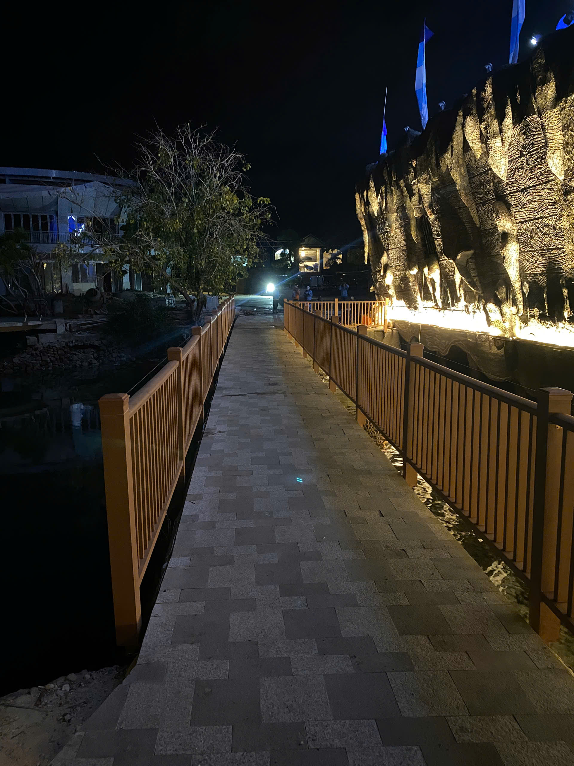 phan-2-hoan-thien-he-lan-can-go-nhua-dao-tri-nguyen-17